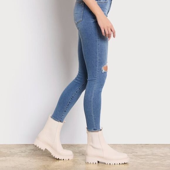 SAM EDELMAN Laguna Waterproof Lug Sole Chelsea Boot in Modern Ivory Size US 8.5 - Picture 2 of 15